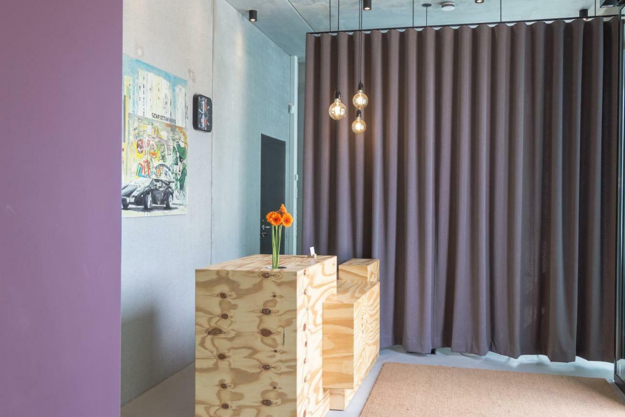 Elferrooms